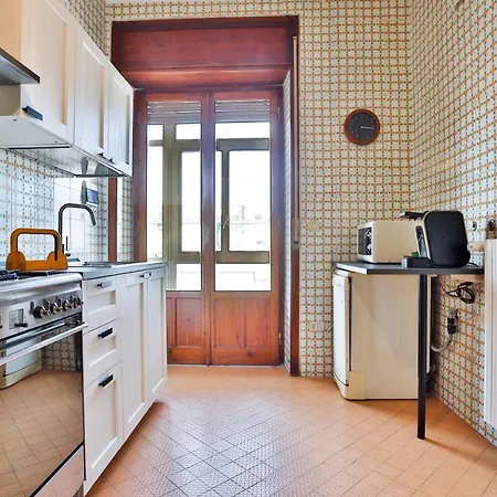 Apartament Guesthost - Irno Bright Salerno