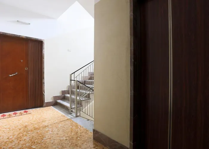 Guesthost - Irno Bright Salerno